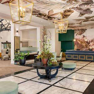 Lord Charles Hotel